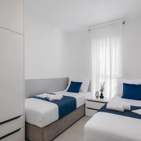 Luxury Edvina With Private Parking Apartamento *