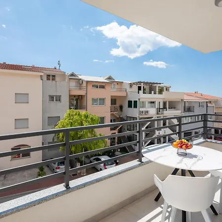 Apartamento Luxury Edvina With Private Parking